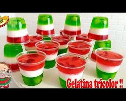 Vasitos de gelatina tricolor